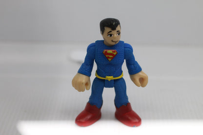 2013 Imaginext DC Comics Super Friends Superman 2 7/8" Tall Toy Figure