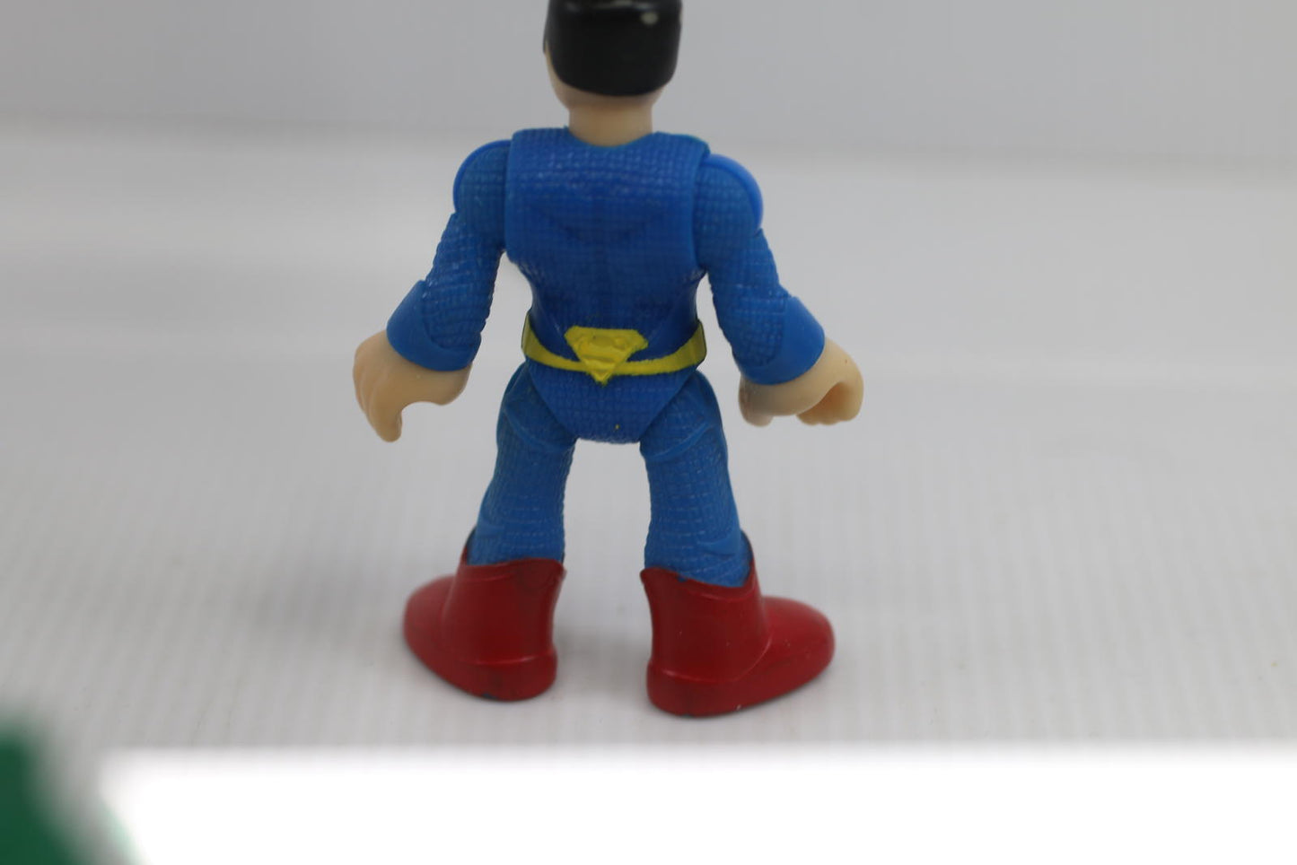 2013 Imaginext DC Comics Super Friends Superman 2 7/8" Tall Toy Figure