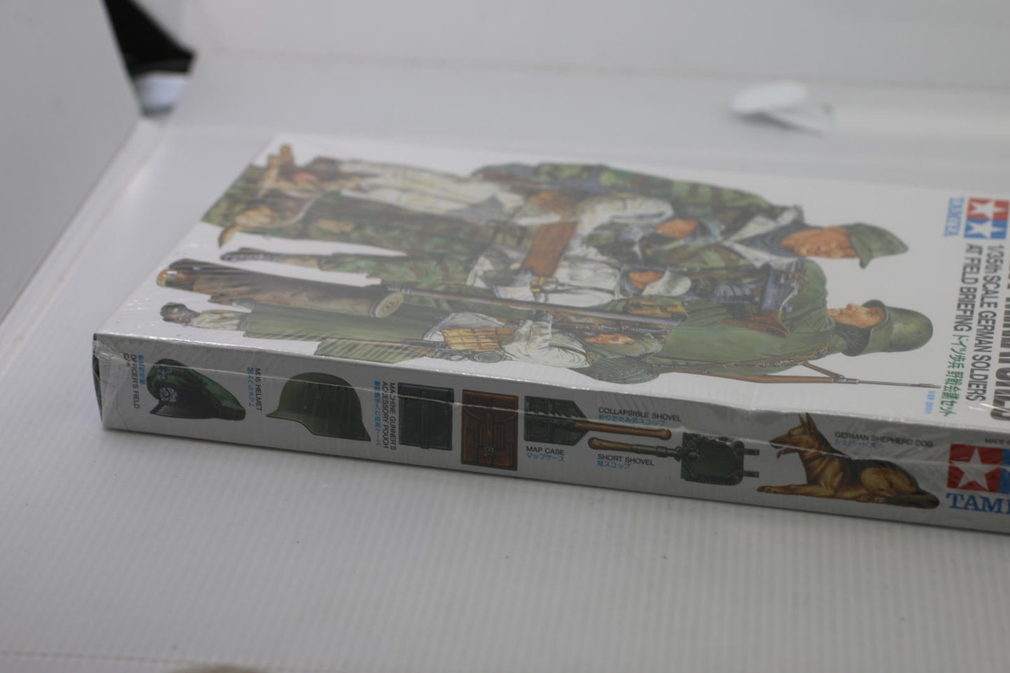 Tamiya Military Miniatures 1/35th Scale German Soldiers Field Briefing Model Kit