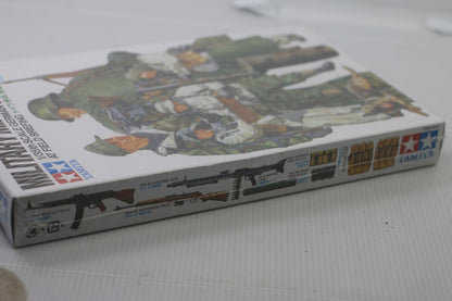 Tamiya Military Miniatures 1/35th Scale German Soldiers Field Briefing Model Kit
