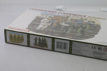 DRAGON 6144 1/35 Commanders Conference (Kharkov 1943)