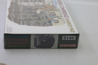 DRAGON 6144 1/35 Commanders Conference (Kharkov 1943)