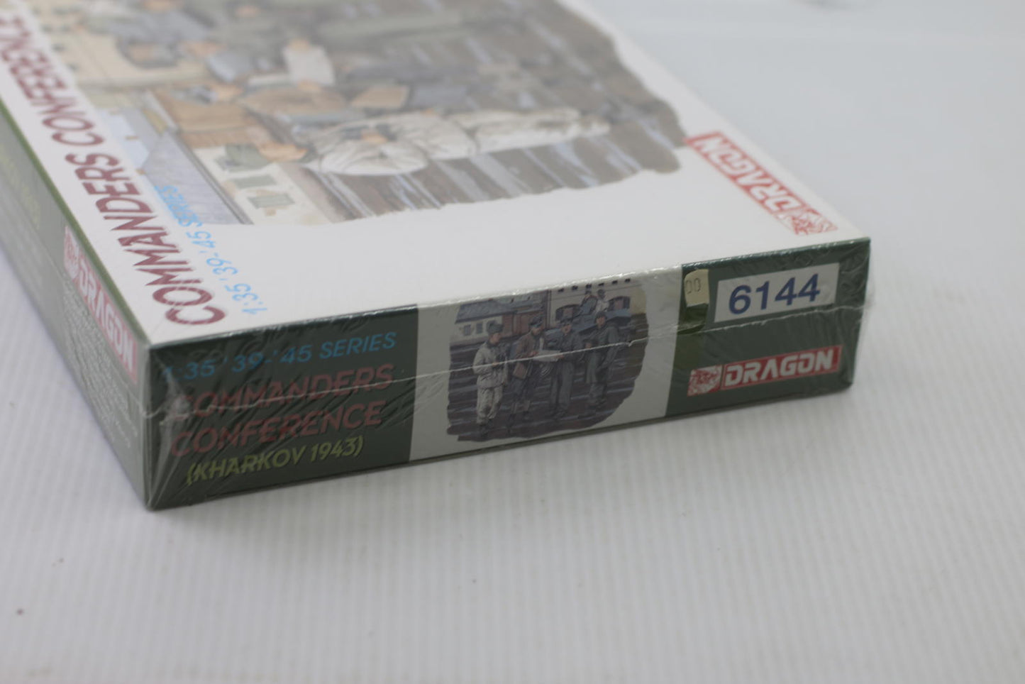 DRAGON 6144 1/35 Commanders Conference (Kharkov 1943)