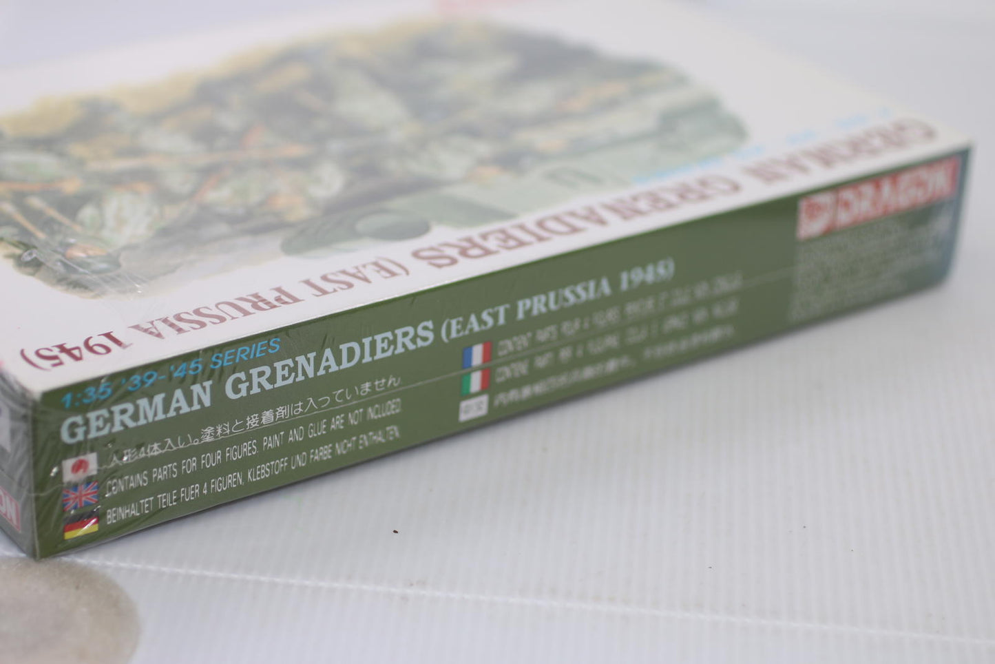 Dragon 6057 1/35 German Grenadiers (East Prussia 1945) Sealed Brand New