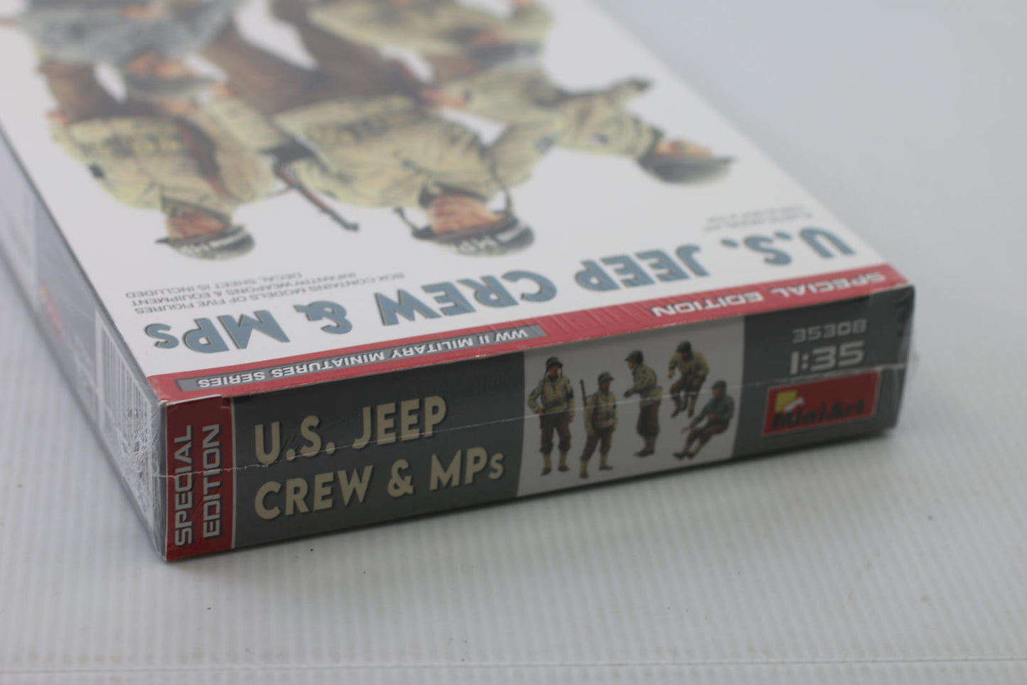 MiniArt 1:35 Scale U.S. Jeep Crew & MPs Plastic Model Kit