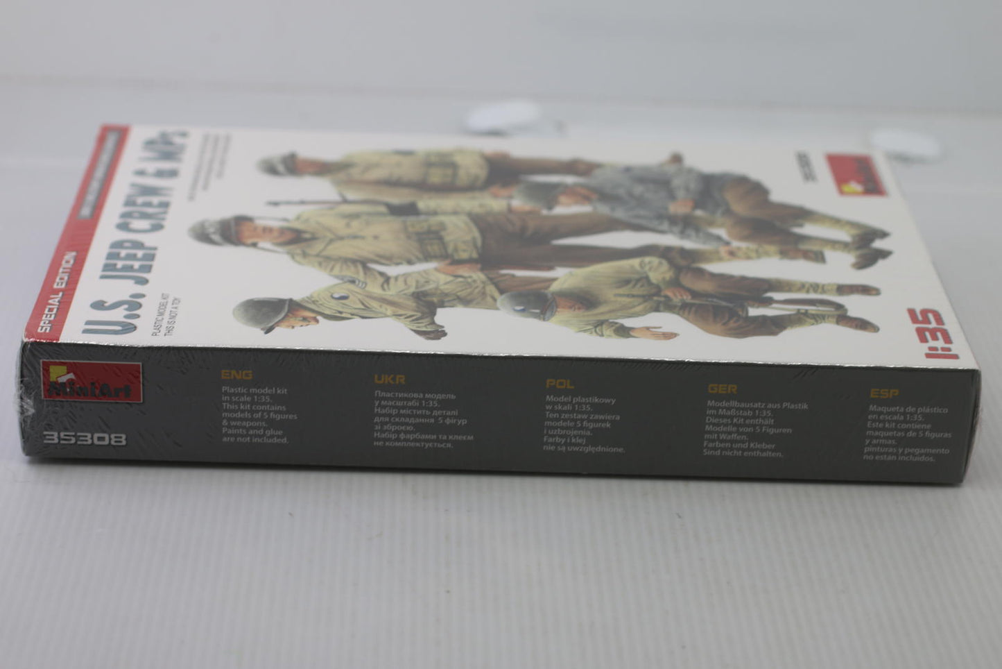MiniArt 1:35 Scale U.S. Jeep Crew & MPs Plastic Model Kit