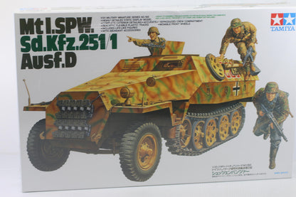 Tamiya 35195 1/35 Scale Model Kit WWII German Half-Track SPW Sd.Kfz.251/1 Ausf.D