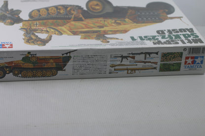 Tamiya 35195 1/35 Scale Model Kit WWII German Half-Track SPW Sd.Kfz.251/1 Ausf.D