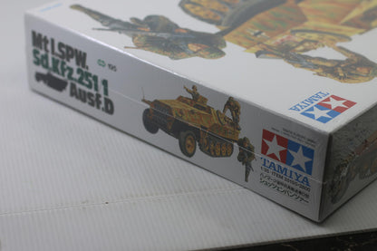 Tamiya 35195 1/35 Scale Model Kit WWII German Half-Track SPW Sd.Kfz.251/1 Ausf.D