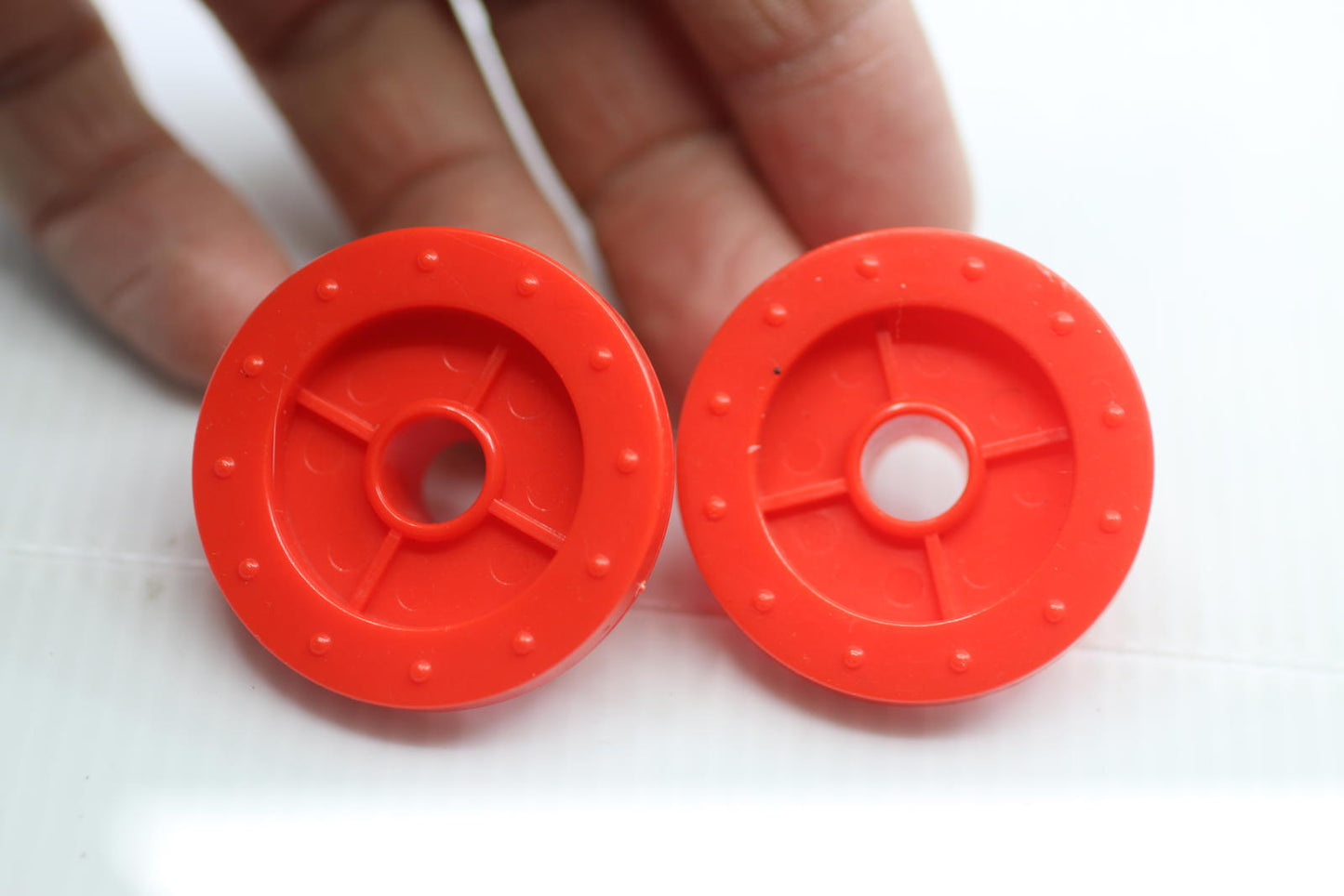 Red Large Wheel x2 & 1 small Mego Micronauts Magnemo Action Figures: Andromeda