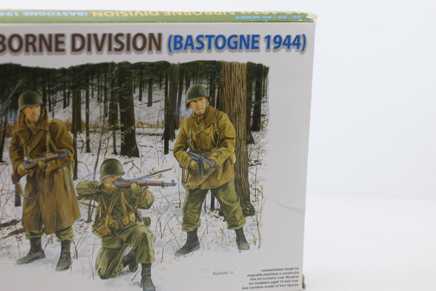 Dragon 1:35 Scale U.S. 101st Airborne Division (Bastogne 1944) Model Kit