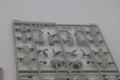 Dragon 1:35 Scale U.S. 101st Airborne Division (Bastogne 1944) Model Kit
