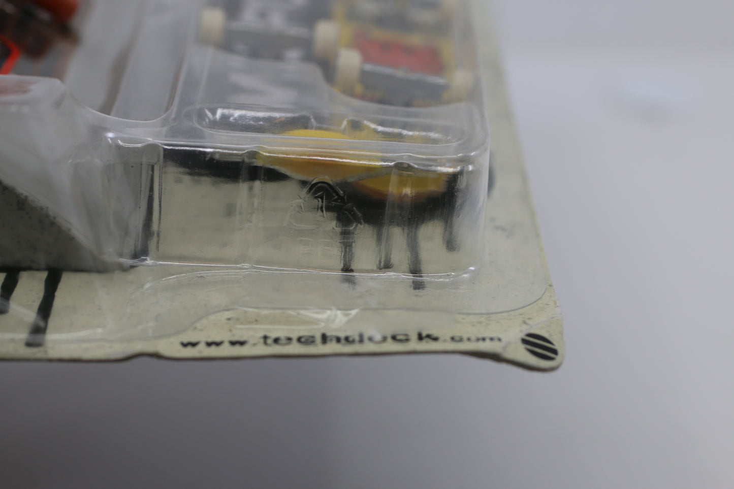 Fingerboard TechDeck World Industries Starter Set Yellow Gear storage New