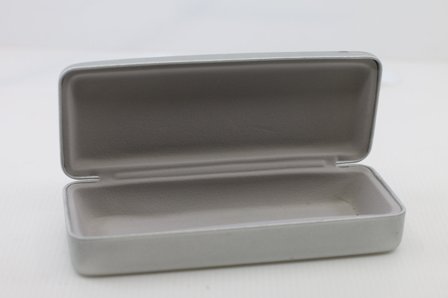 Hard Shell Eyeglass Case – Silver Fabric-Covered Hinged Case – Clean Interior