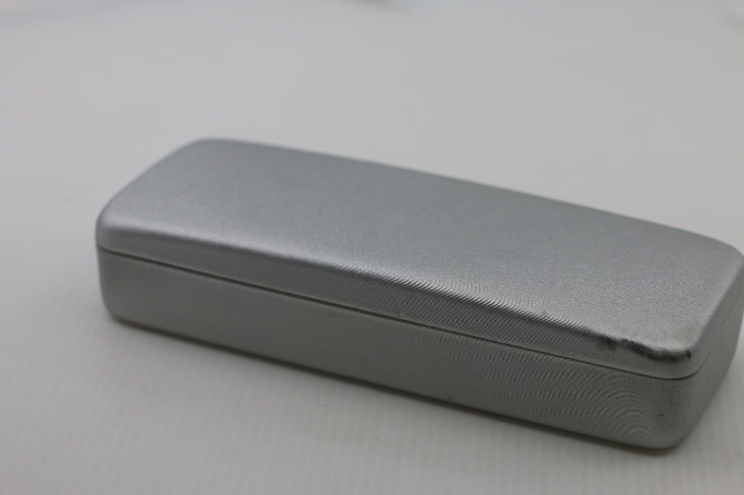 Hard Shell Eyeglass Case – Silver Fabric-Covered Hinged Case – Clean Interior