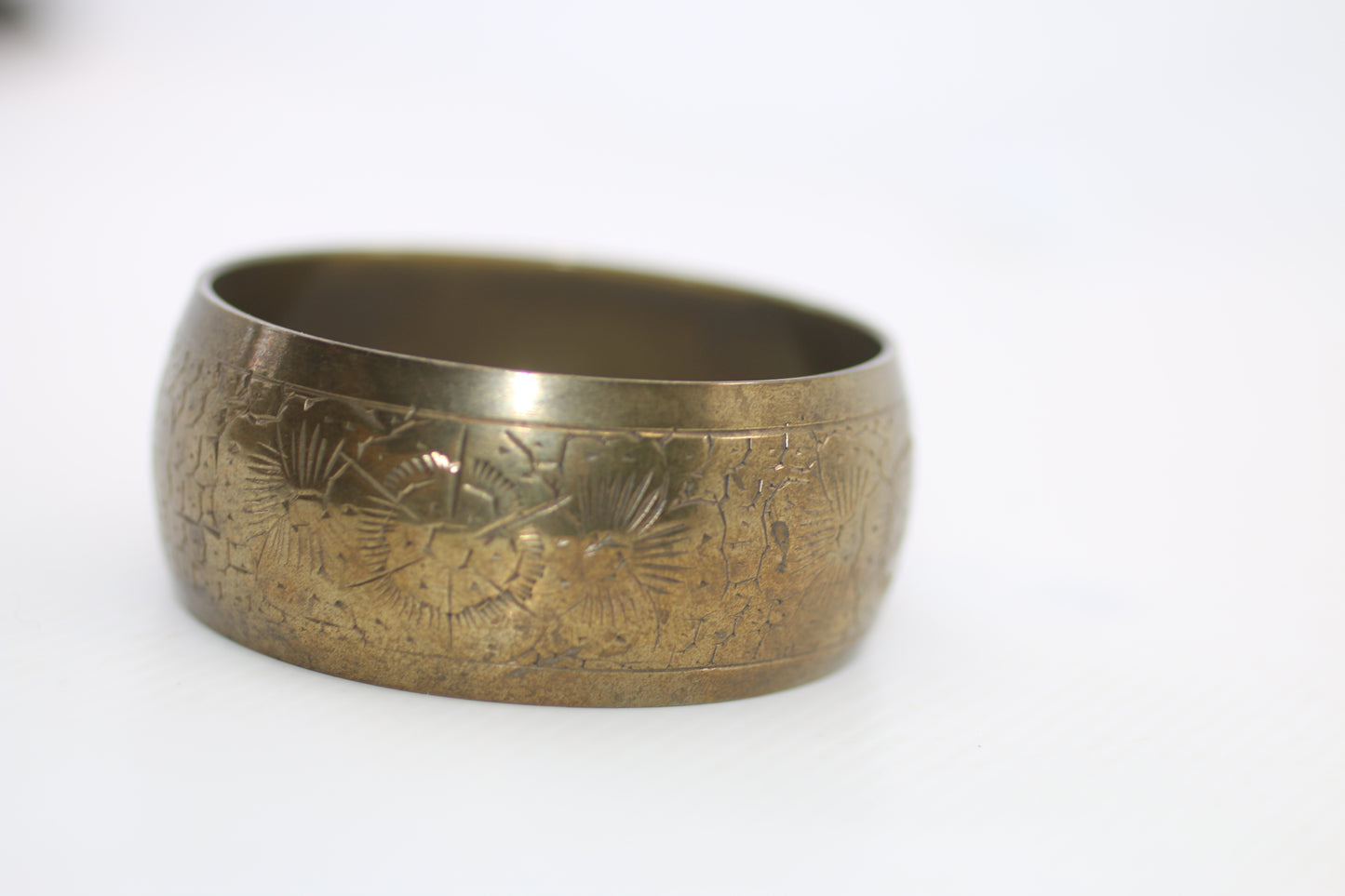 Vintage Brass-Tone Etched Bangle Bracelet – Wide Metal Cuff – Unmarked