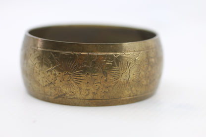 Vintage Brass-Tone Etched Bangle Bracelet – Wide Metal Cuff – Unmarked