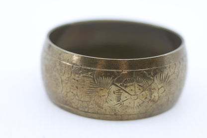 Vintage Brass-Tone Etched Bangle Bracelet – Wide Metal Cuff – Unmarked