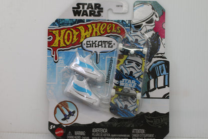 Hot Wheels Skate STAR WARS Storm Trooper Fingerboard Screen Legends New! Mattel