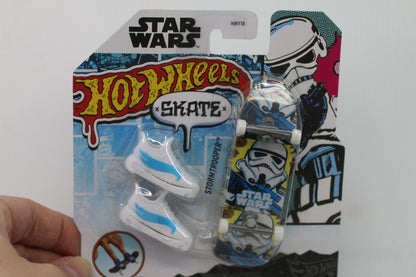 Hot Wheels Skate STAR WARS Storm Trooper Fingerboard Screen Legends New! Mattel