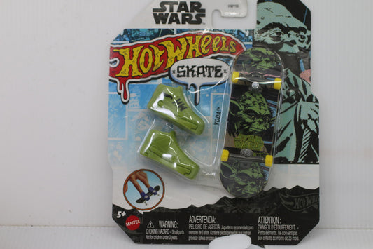 Star Wars Hot Wheels Skate Yoda Fingerboard Toy skateboarding sealed