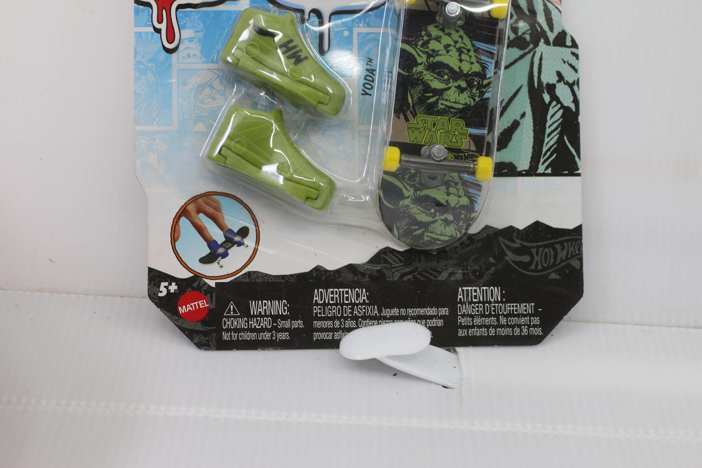 Star Wars Hot Wheels Skate Yoda Fingerboard Toy skateboarding sealed