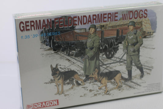 DRAGON 6098 1/35 Scale German Feldendarmerie w/Dogs Model Kit