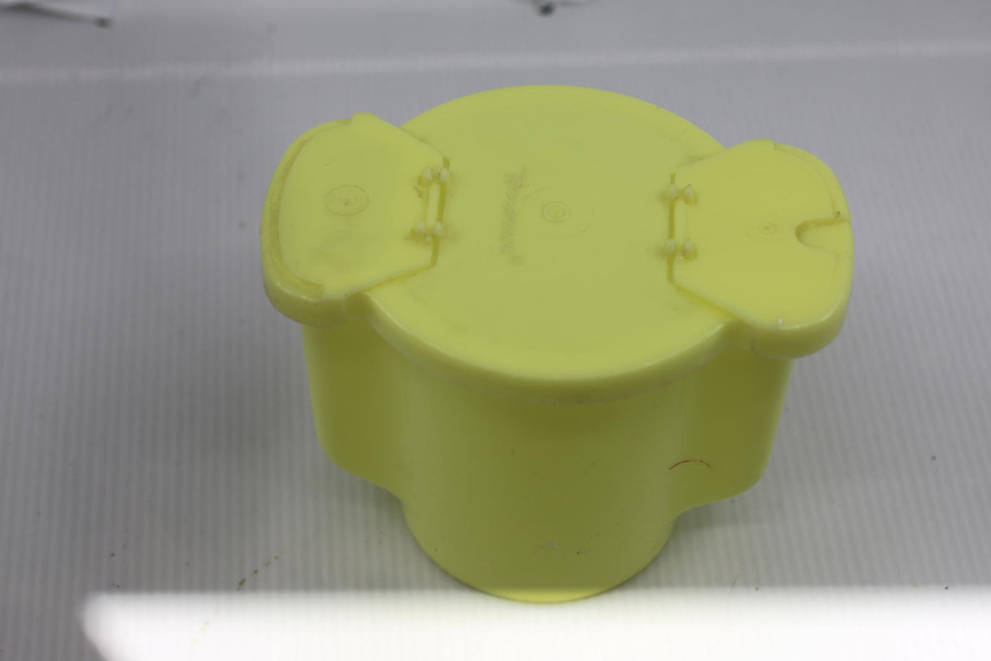 Vintage Tupperware Yellow Creamer Sugar Pot w Hinged Lid 577-9