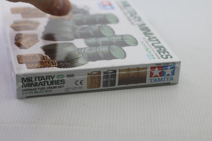 Tamiya 1/35 WWII German Fuel Drum Set Military Miniatures Model Kit 186 MISP NEW