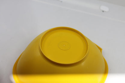 Tupperware 860-5 Servalier 6 cup lot of 2 Bowl Yellow & Orange Vintage W/Lid