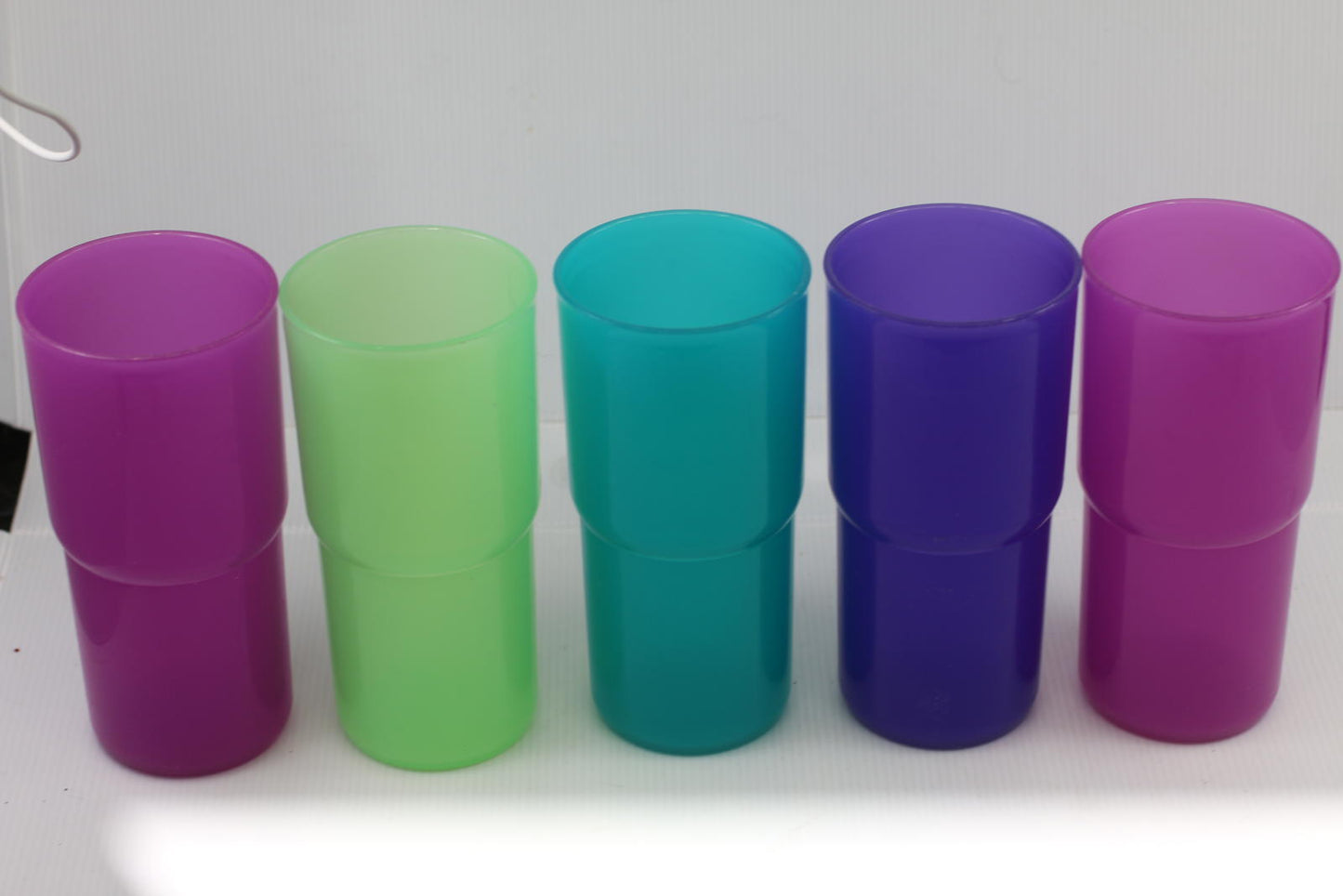 Set of 5 Tupperware Tumblers 2412 (12oz) 2413 (18oz) Jeweltone Vintage 90’s Y2K