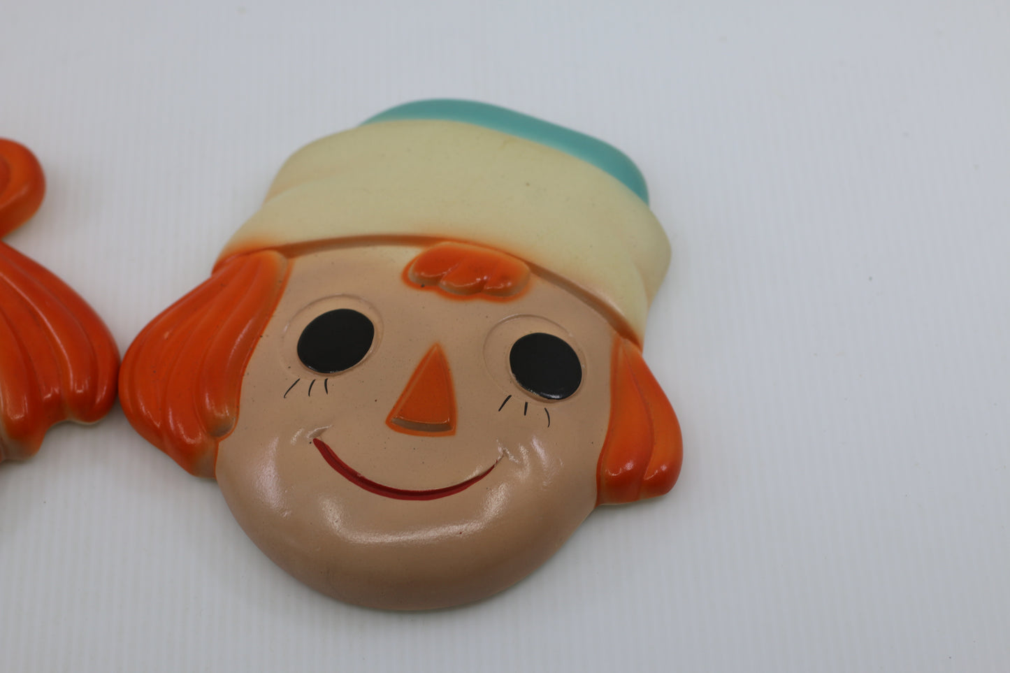 Vintage Raggedy Ann And Andy Ceramic Wall Hanging Faces 5 3/4" long Orange Hair