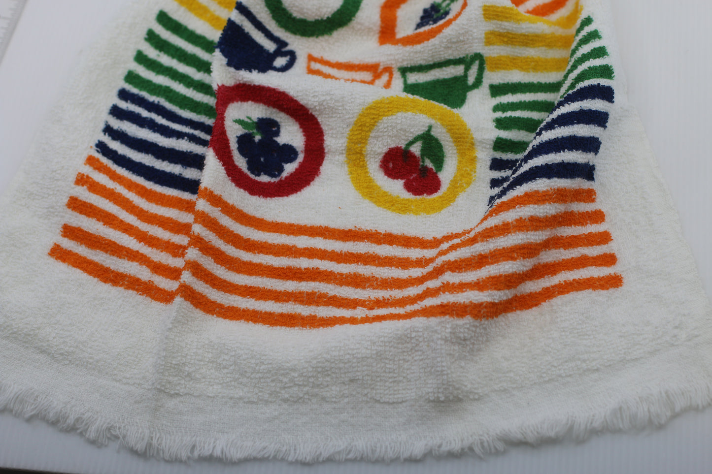 Vintage Hanging Kitchen Towel w/ Ties – Terry Cloth Fruit Pattern – Oven Door Handle Towel