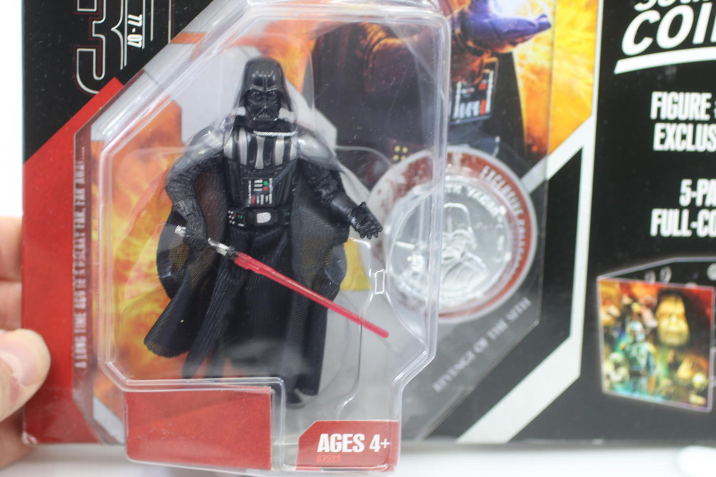 Star Wars 30th Anniversary DARTH VADER w/Exclusive Coin + Coin Album Hasbro 2006