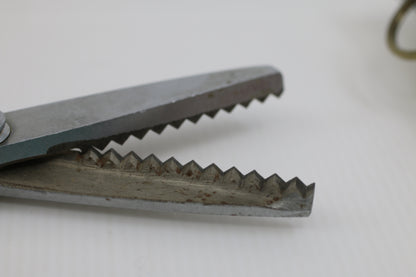 Vintage Pinking Shears Zig Zag Scissors – Sewing Fabric Tool