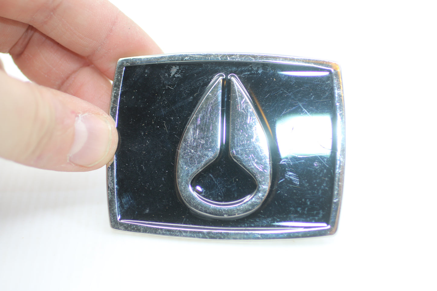 Nixon Metal Belt Buckle – Chrome Finish – Streetwear Accessory