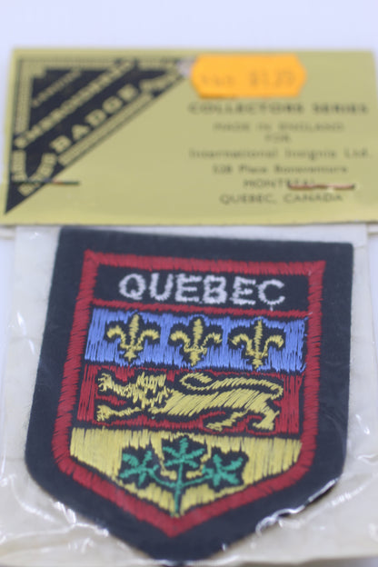Vintage Quebec Fleur-de-Lis Embroidered Patch – Canada Province Crest – 1960s–70s