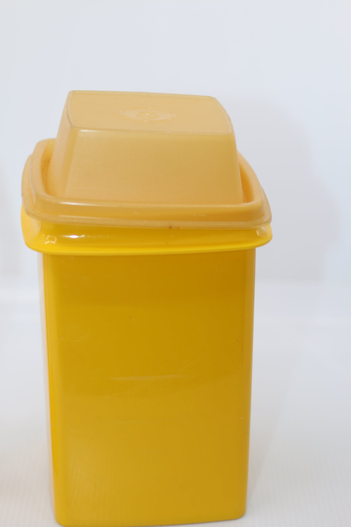 Tupperware Pickle Keeper Mustard Yellow With Lid And Matching Lifter, #1330-2