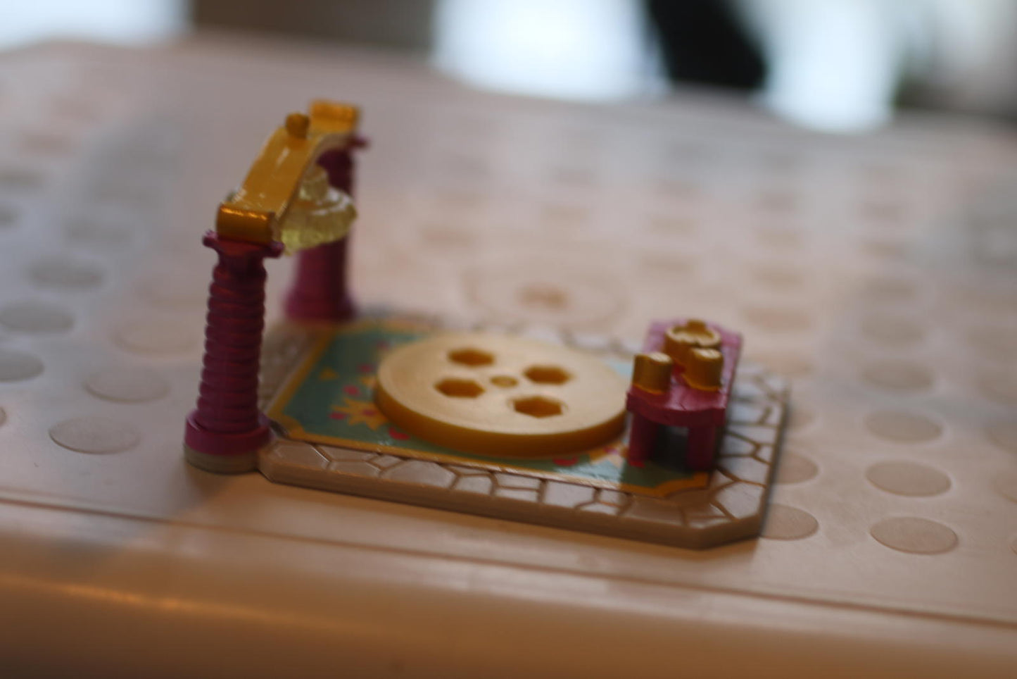 Vintage Polly Pocket Styled Galoob MyPretty Dollhouse Accessory Castle Courtyard