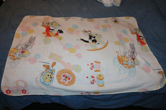 Vintage Looney Tunes Baby Blanket Nursery Fabric – Warner Bros Pastel – 80s 90s
