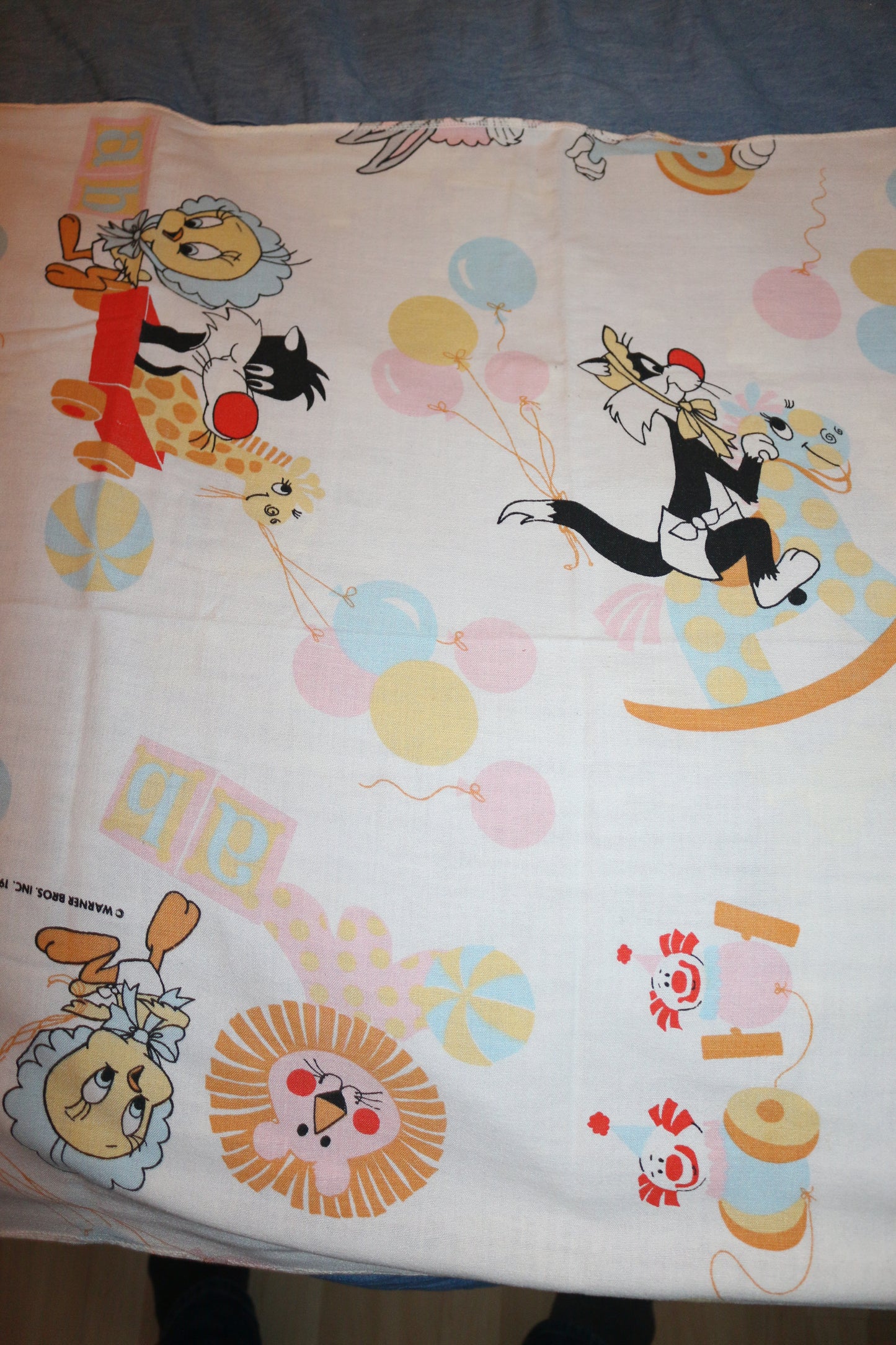 Vintage Looney Tunes Baby Blanket Nursery Fabric – Warner Bros Pastel – 80s 90s