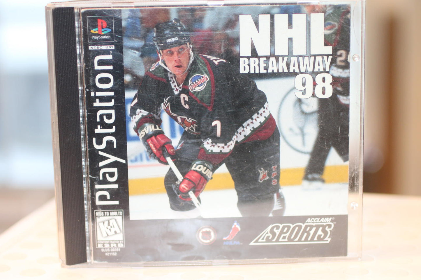 NHL Breakaway 98 PlayStation Jewel case and manul only No disc Game
