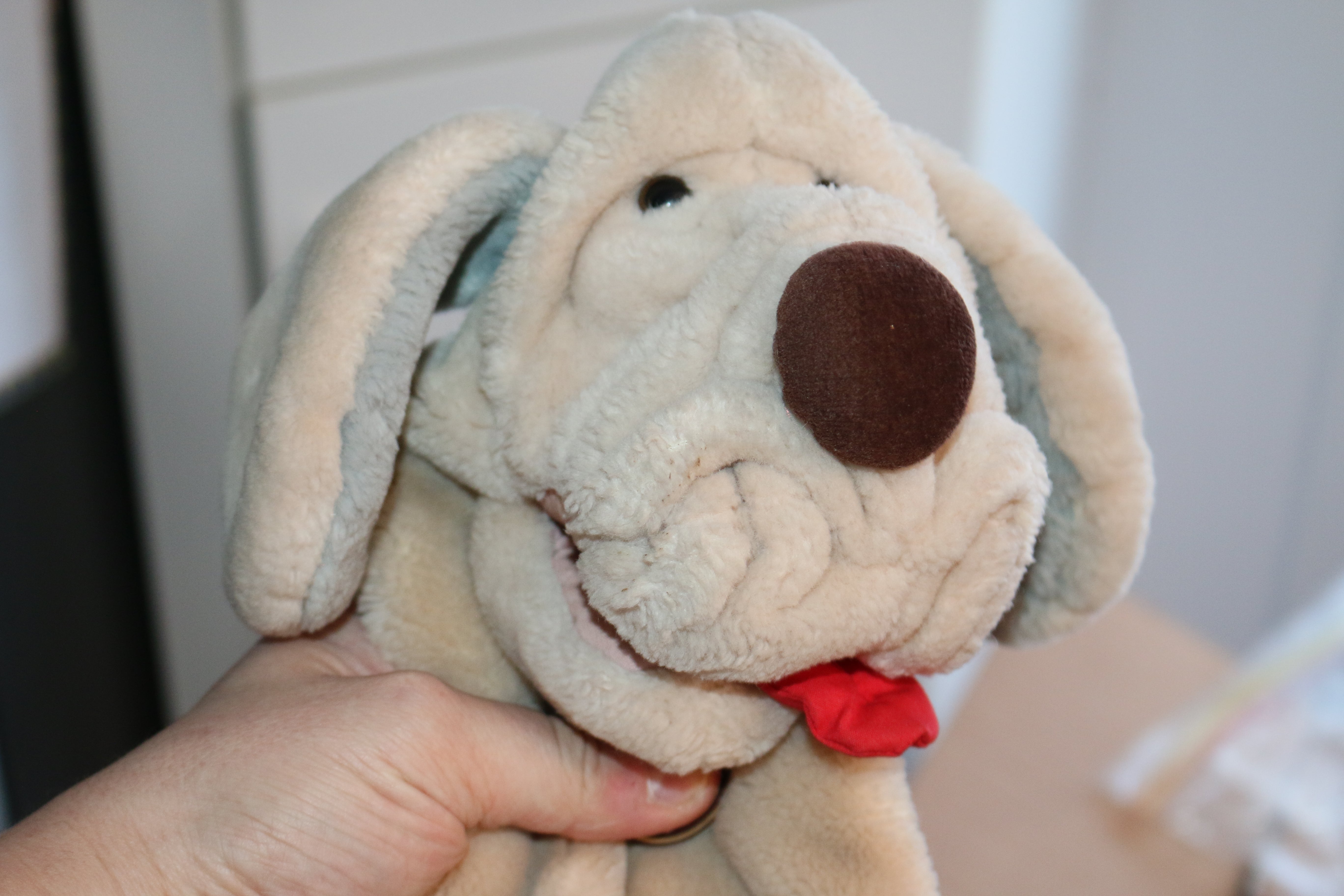 Vintage 1981 Ganz Bros Wrinkles The Dog Hand Puppet Plush 8