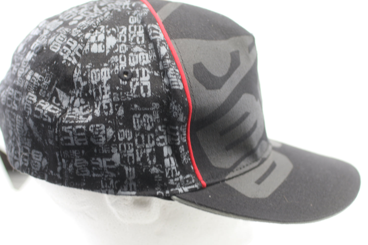 TapouT “Simply Believe” Flex Fit Cap S/M Black MMA UFC Style Hat