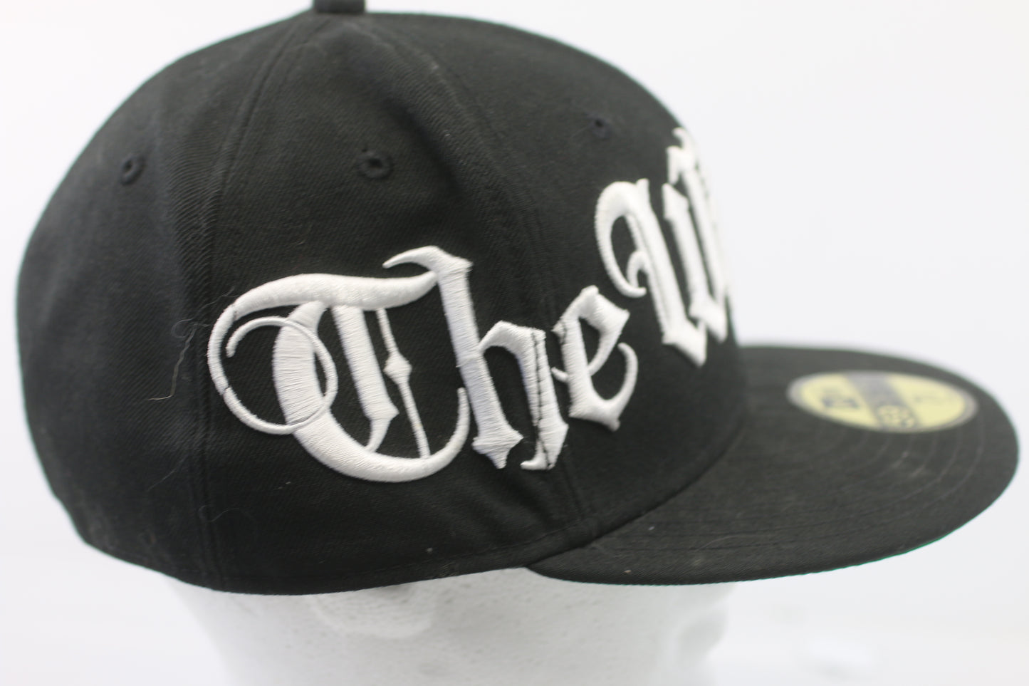 New Era 59FIFTY “The Wild Ones” Fitted Cap Black White Size 7 1/4 – Worn