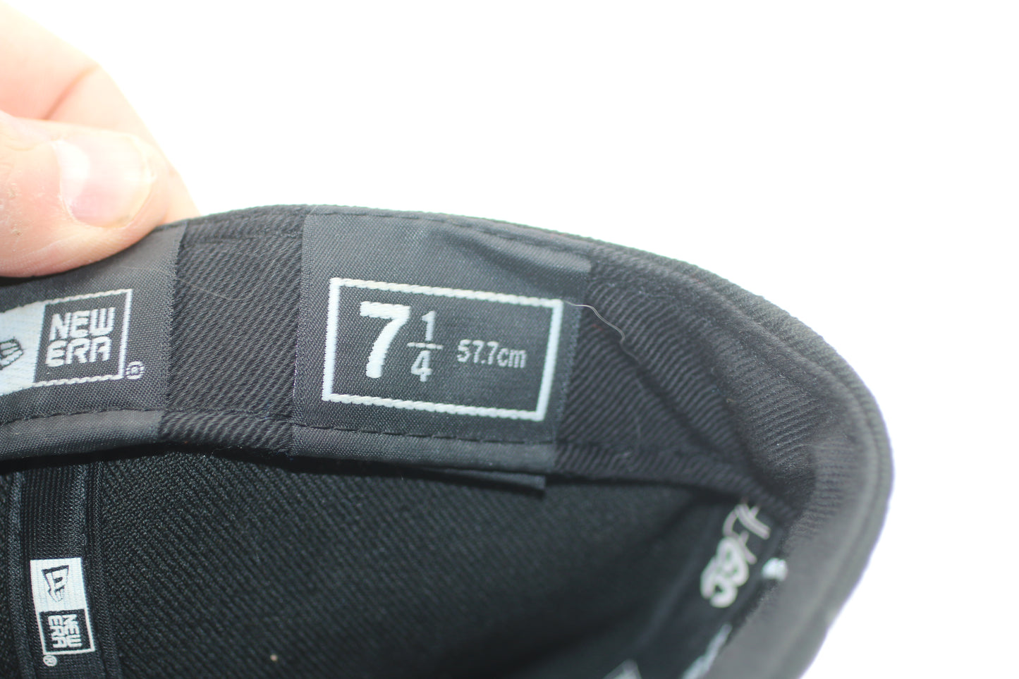 New Era 59FIFTY “The Wild Ones” Fitted Cap Black White Size 7 1/4 – Worn