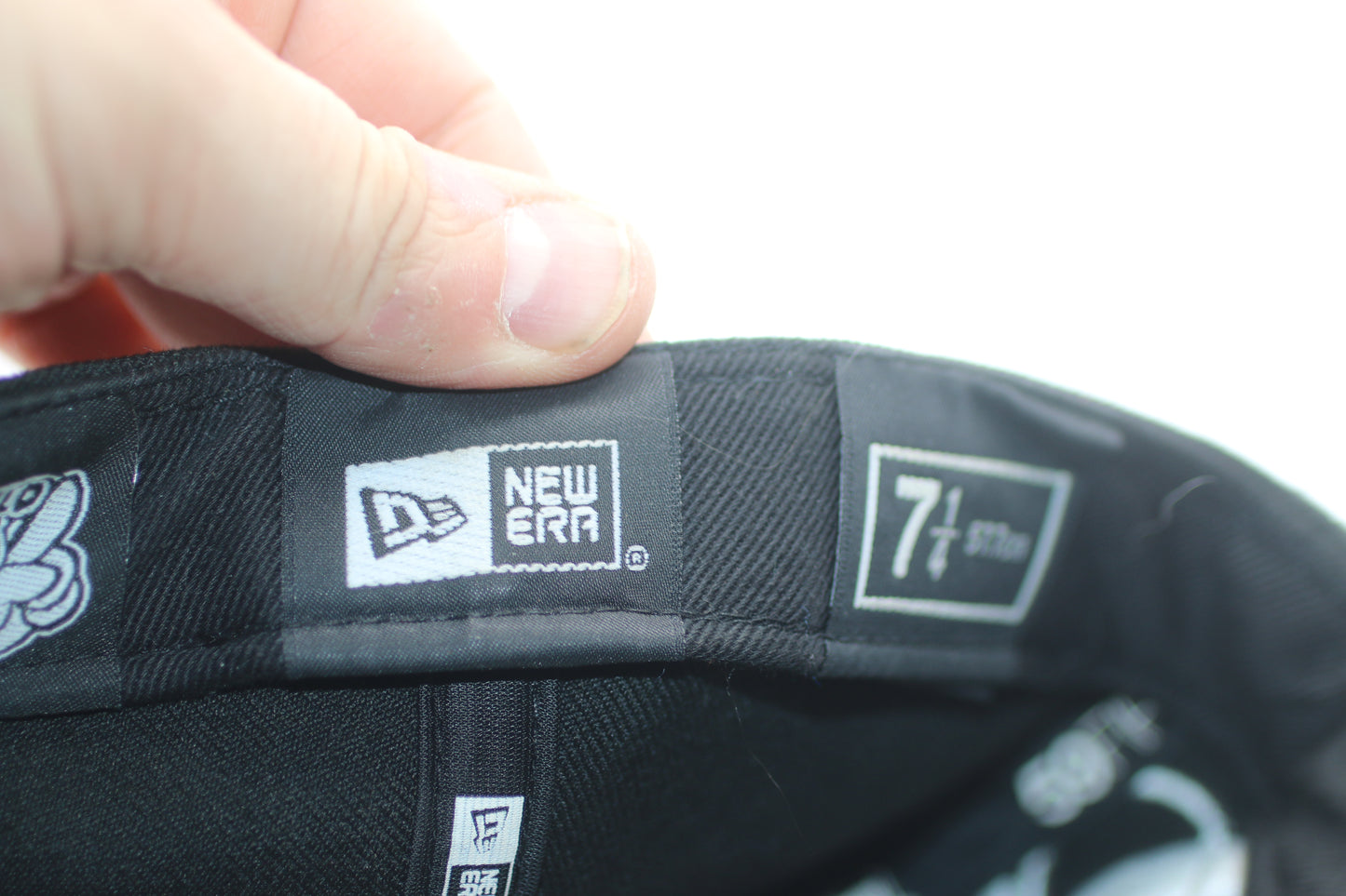 New Era 59FIFTY “The Wild Ones” Fitted Cap Black White Size 7 1/4 – Worn