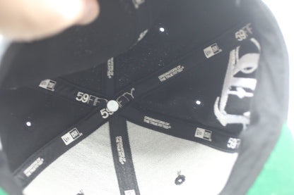 New Era 59FIFTY “The Wild Ones” Fitted Cap Black White Size 7 1/4 – Worn