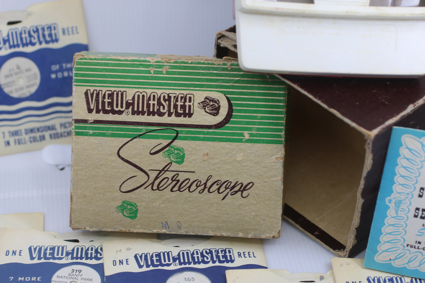 Vintage View-Master Lot w/ Viewer + 30+ Reels FT Snow White Coronation Banff Vatican