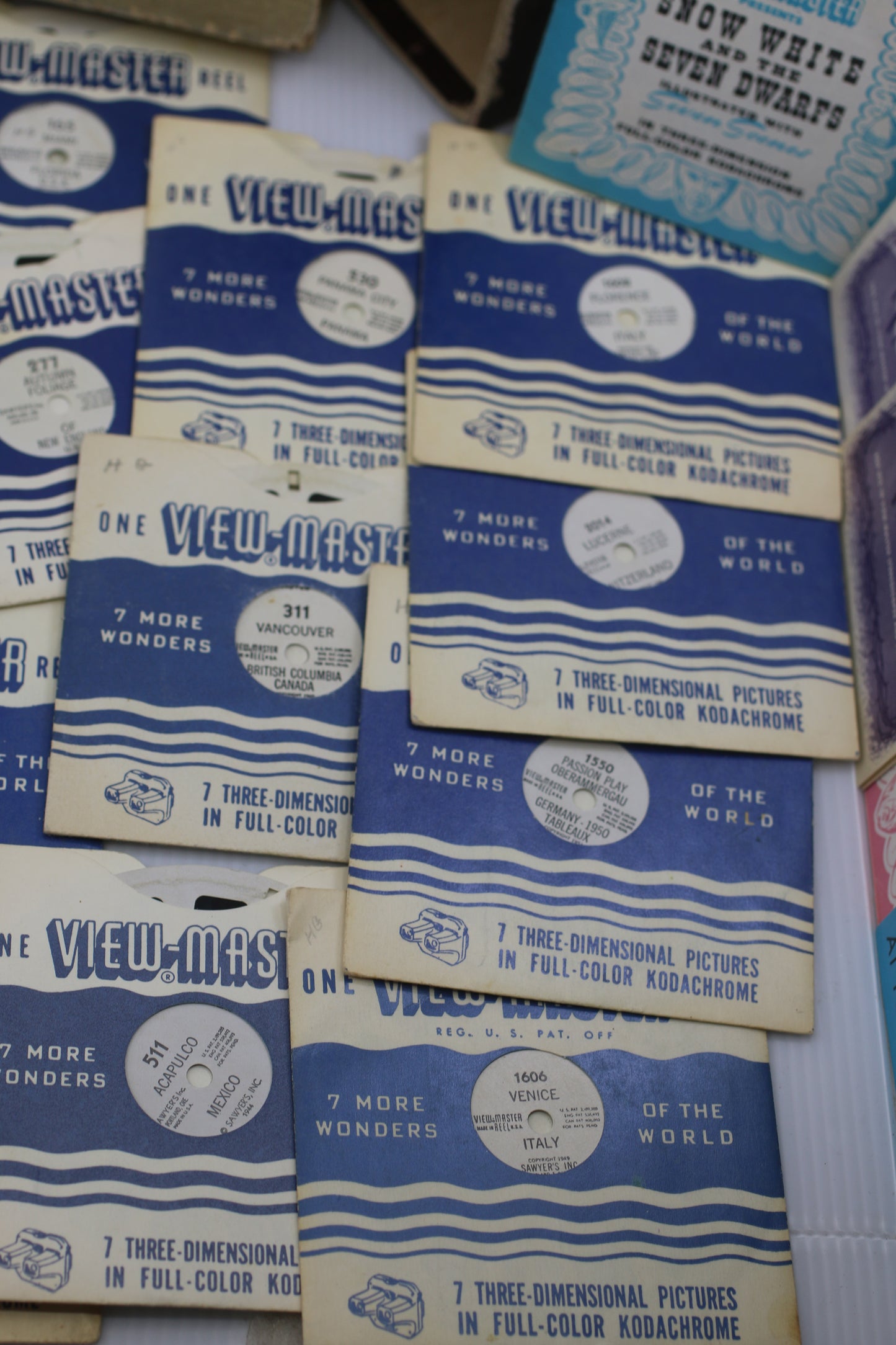 Vintage View-Master Lot w/ Viewer + 30+ Reels FT Snow White Coronation Banff Vatican